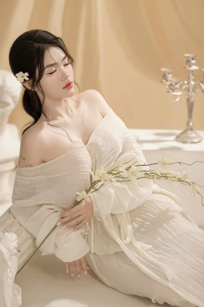Anh Chồng yêu đáng thương và bà xã đã thay lòng thèm trai trẻ